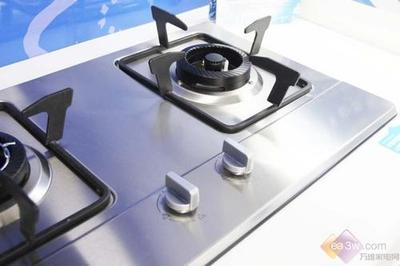 內(nèi)旋拋物線火 美的燃?xì)庠頠869爆炒必備，引領(lǐng)爐灶節(jié)能科技開發(fā)新潮流